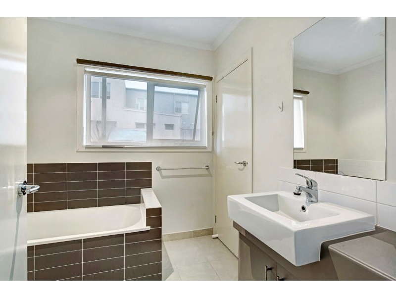 22/12-18 Bourke Street, Ringwood VIC 3134