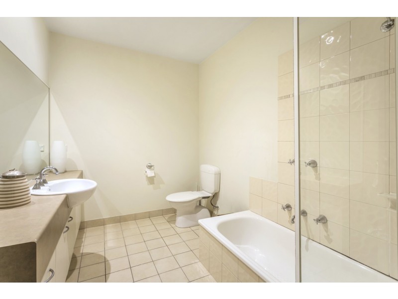 4/212 Charman Road, Cheltenham VIC 3192