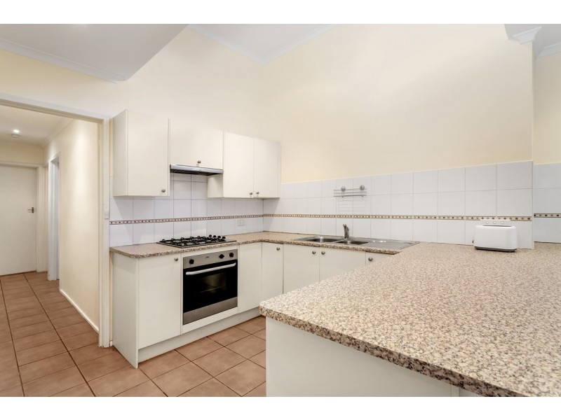 2/4 Central Avenue, Bayswater North VIC 3153