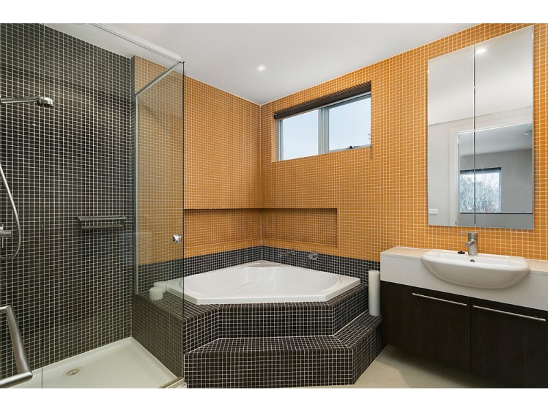 1 Londrew Court, Maribyrnong VIC 3032