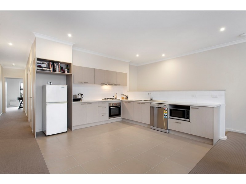 2/2 Ormond Road, West Footscray VIC 3012