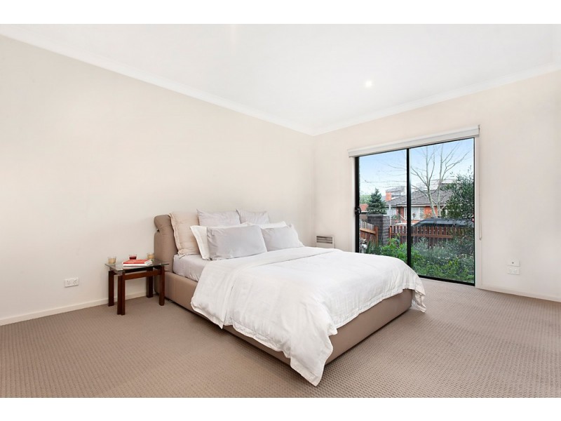 2/2 Ormond Road, West Footscray VIC 3012