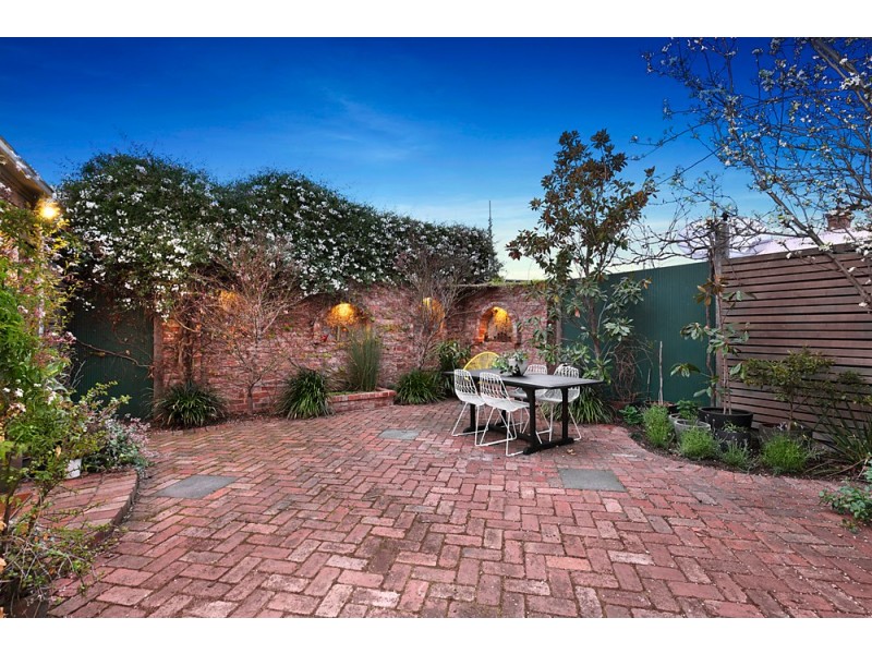 5 Walter Street, Seddon VIC 3011