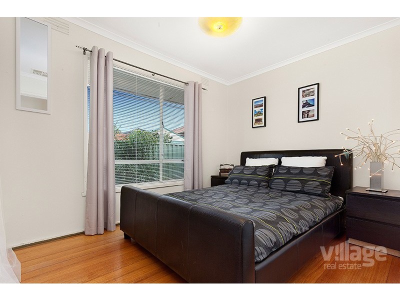 1/42 Bell Avenue, Altona VIC 3018