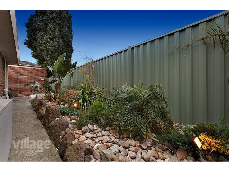 1/42 Bell Avenue, Altona VIC 3018