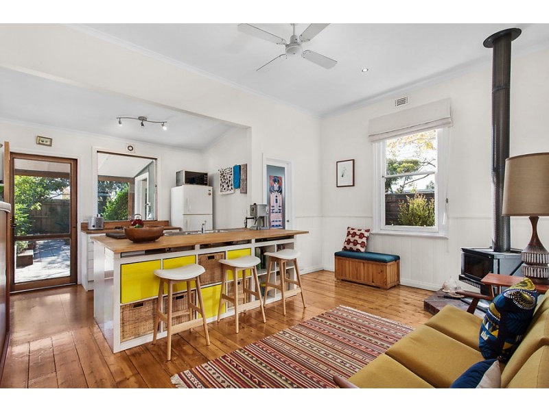 214a Ballarat Road (enter Off Park Street), Footscray VIC 3011