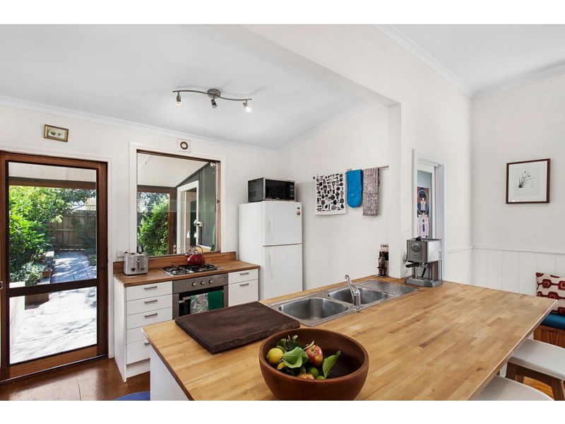 214a Ballarat Road (enter Off Park Street), Footscray VIC 3011