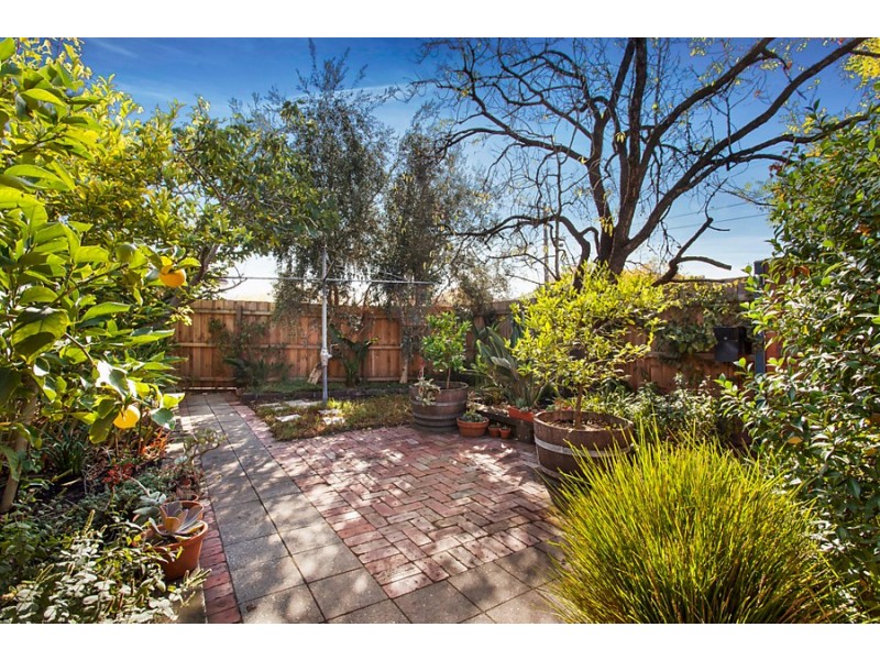 214a Ballarat Road (enter Off Park Street), Footscray VIC 3011