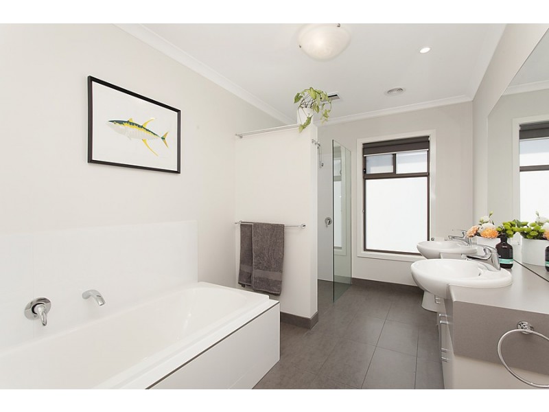 117a Grieve Parade, Altona VIC 3018