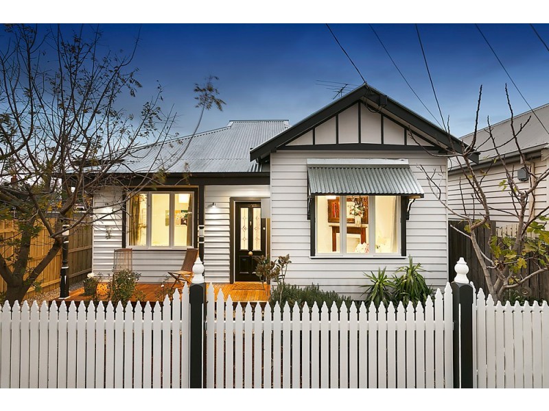 21 Queensville Street, Kingsville VIC 3012