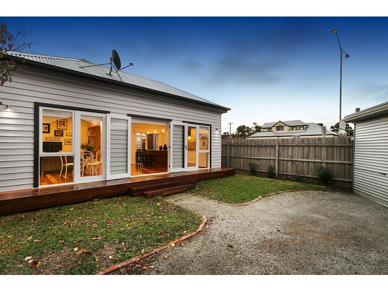 21 Queensville Street, Kingsville VIC 3012
