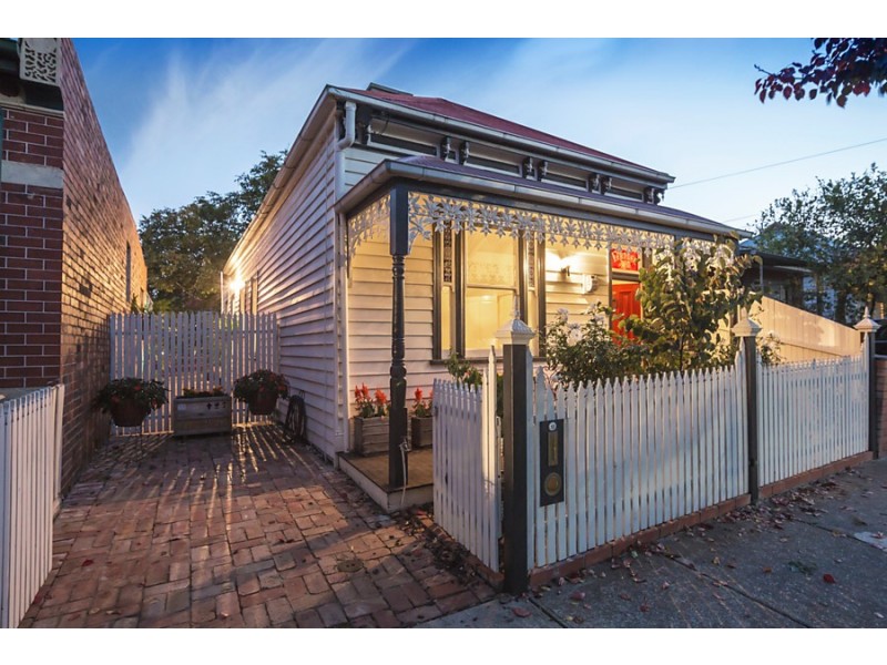 11 Walter Street, Seddon VIC 3011