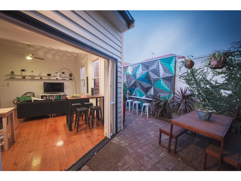 11 Walter Street, Seddon VIC 3011