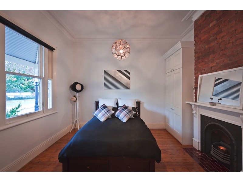 11 Walter Street, Seddon VIC 3011