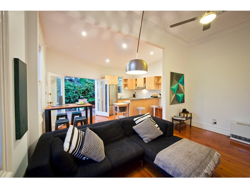 11 Walter Street, Seddon VIC 3011