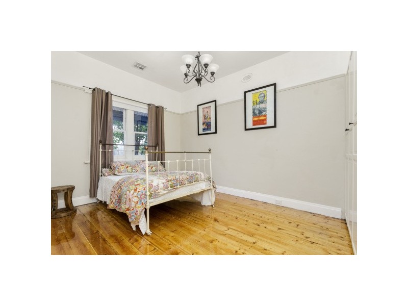 6 Acton Street, Seddon VIC 3011