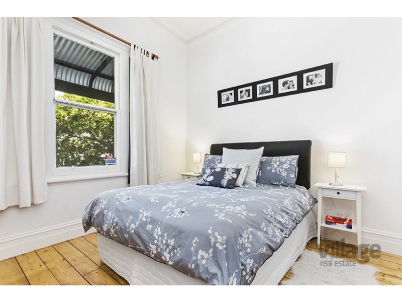 13 Pentland Parade, Seddon VIC 3011