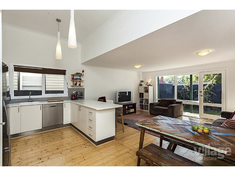 11 Pentland Parade, Seddon VIC 3011