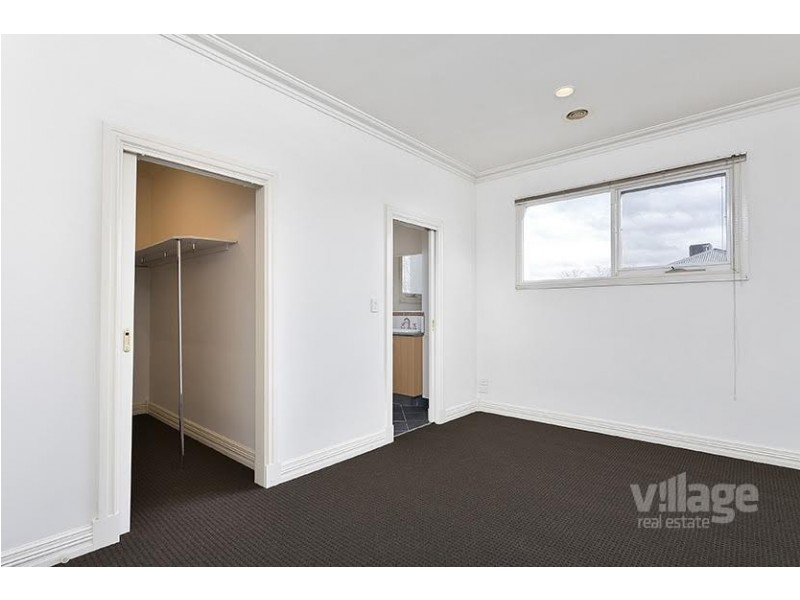 1/56 Bayview Road, Seddon VIC 3011