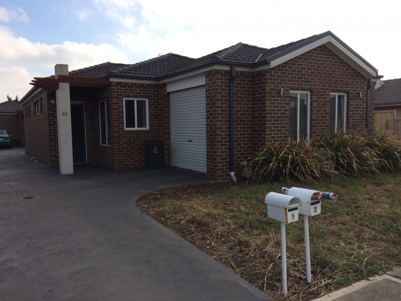 1/21 Spicer Boulevard, Altona Meadows VIC 3028