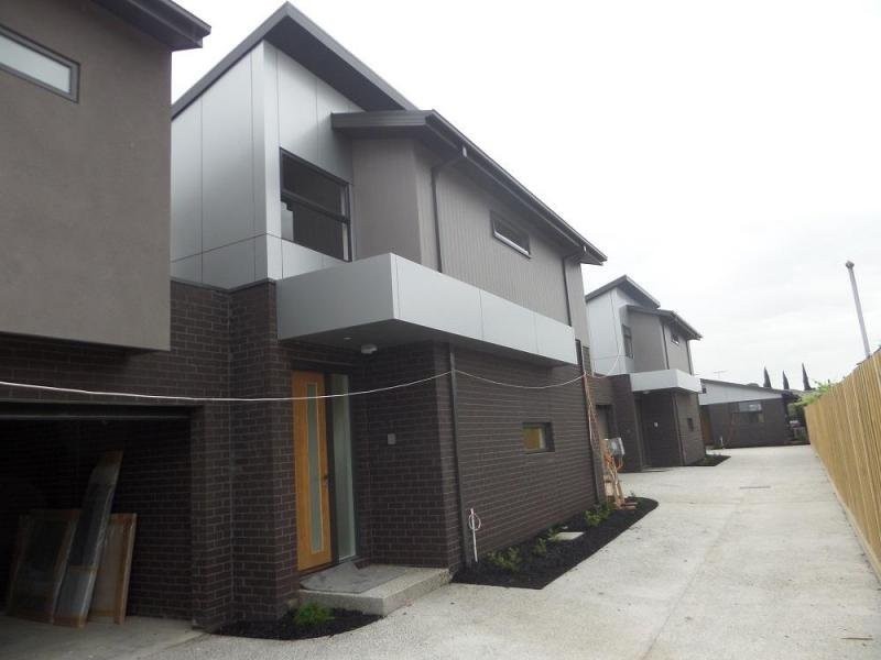 2/4 Essex Street, Pascoe Vale VIC 3044