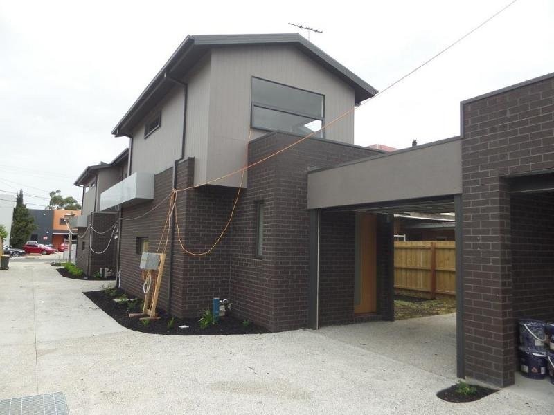 2/4 Essex Street, Pascoe Vale VIC 3044