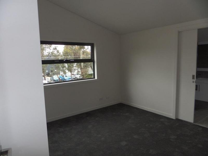 1/4 Essex Street, Pascoe Vale VIC 3044