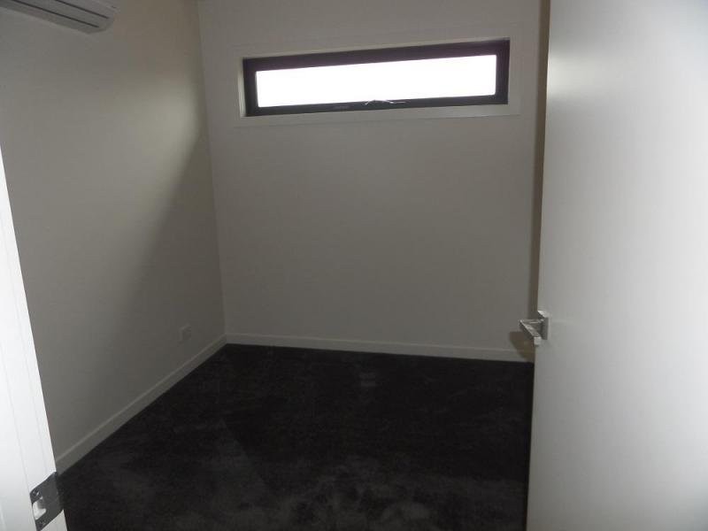 1/4 Essex Street, Pascoe Vale VIC 3044