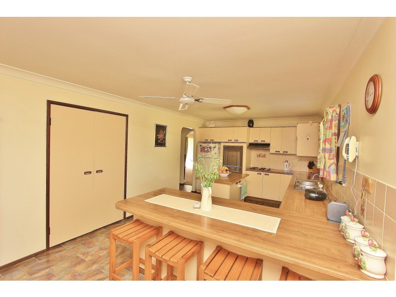 16 McLeod Close, Lorne NSW 2439