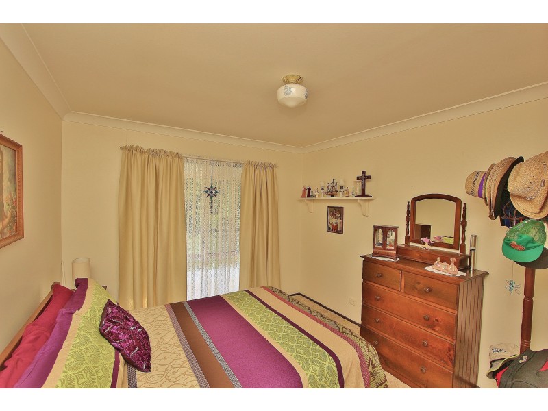 16 McLeod Close, Lorne NSW 2439