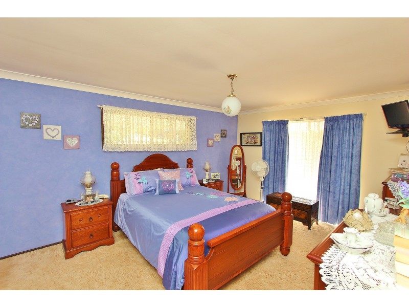 16 McLeod Close, Lorne NSW 2439