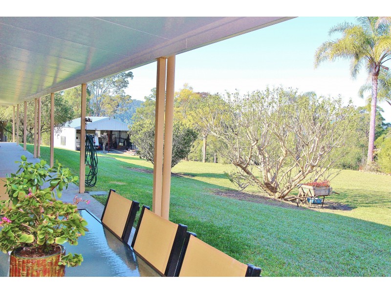 16 McLeod Close, Lorne NSW 2439