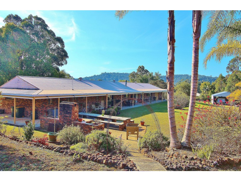 16 McLeod Close, Lorne NSW 2439