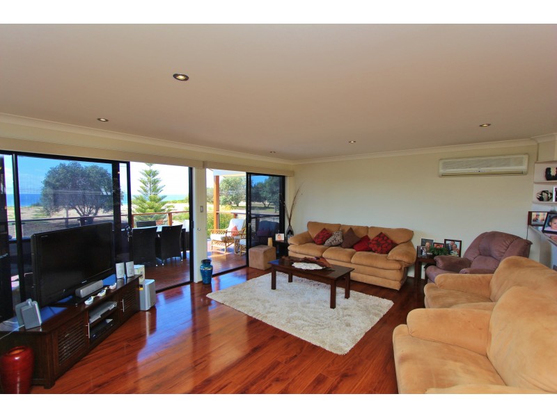 5 Seaview Avenue, Dunbogan NSW 2443