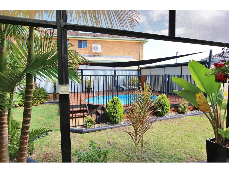 5 Seaview Avenue, Dunbogan NSW 2443