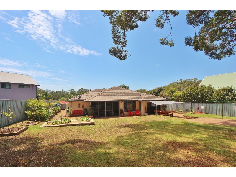 8 Woods Place, Bonny Hills NSW 2445