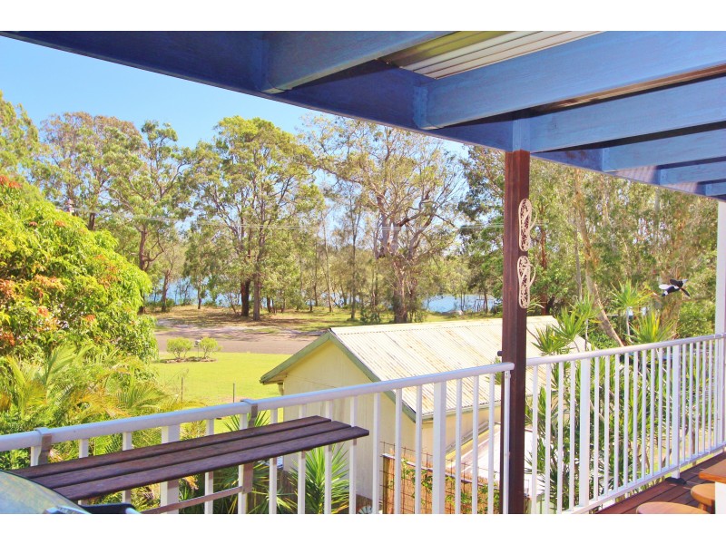 495 Ocean Drive, Laurieton NSW 2443