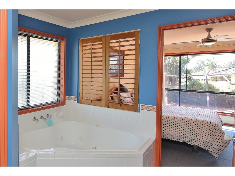 17 Bounty Avenue, Lake Cathie NSW 2445