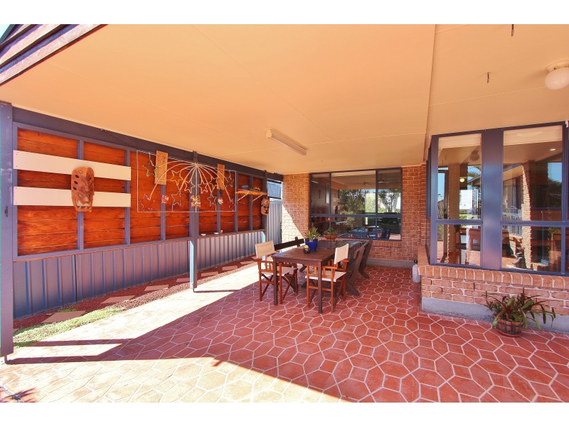 17 Bounty Avenue, Lake Cathie NSW 2445