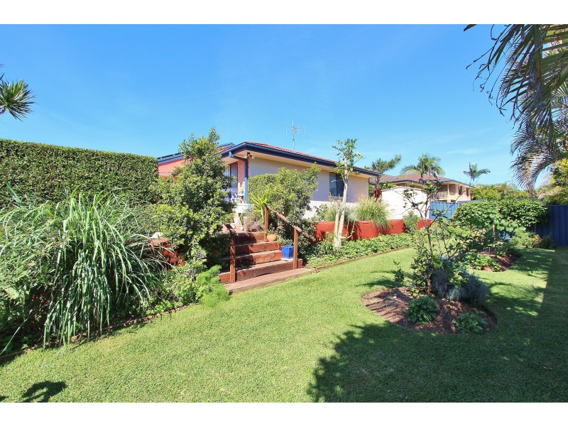 17 Bounty Avenue, Lake Cathie NSW 2445