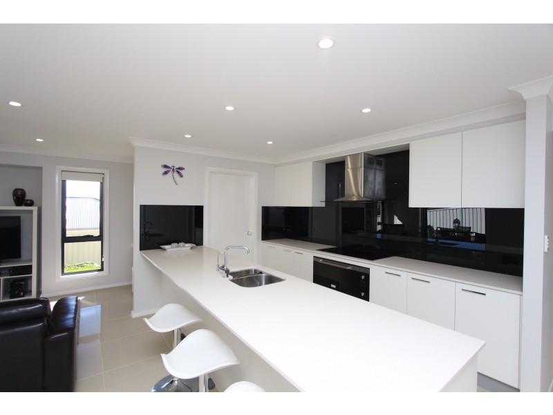 6 St Lucia Place, Bonny Hills NSW 2445
