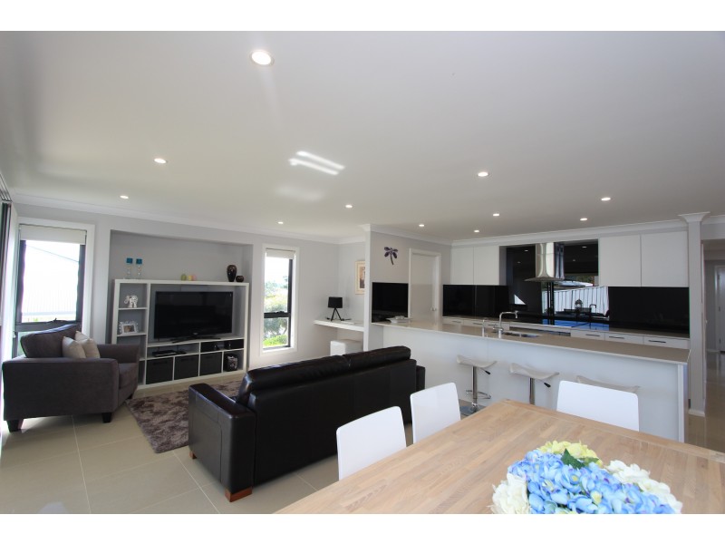 6 St Lucia Place, Bonny Hills NSW 2445