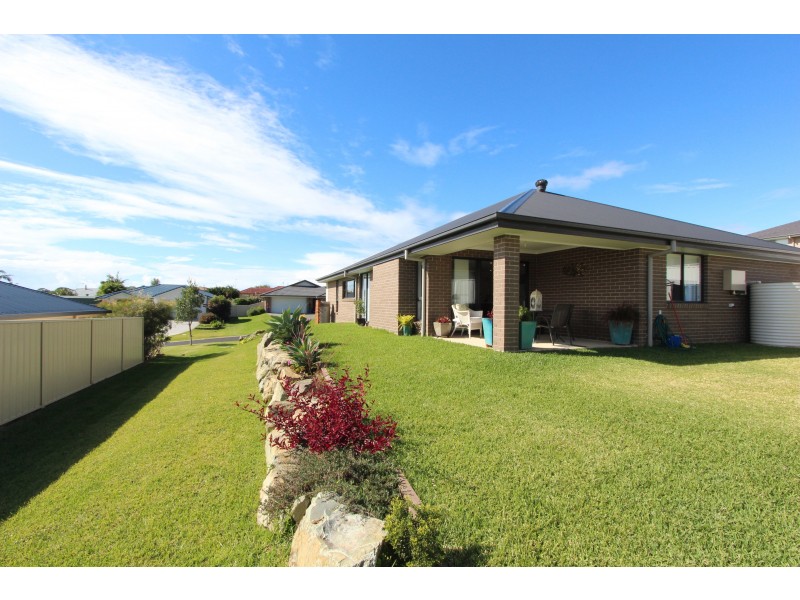 6 St Lucia Place, Bonny Hills NSW 2445