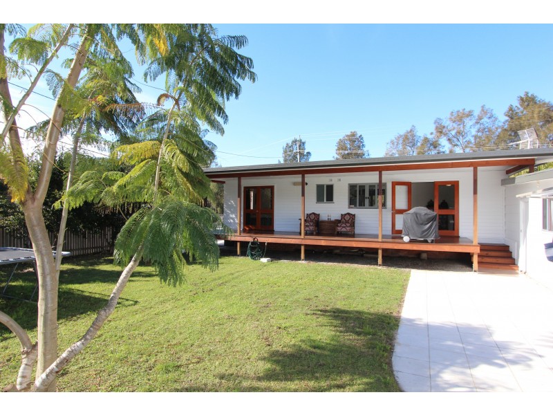 17 Bay Street, Dunbogan NSW 2443