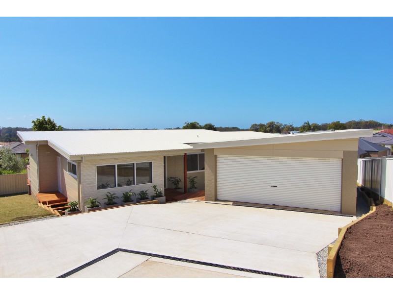 14 St Lucia Place, Bonny Hills NSW 2445
