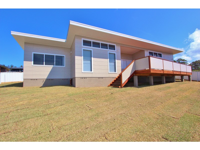 14 St Lucia Place, Bonny Hills NSW 2445