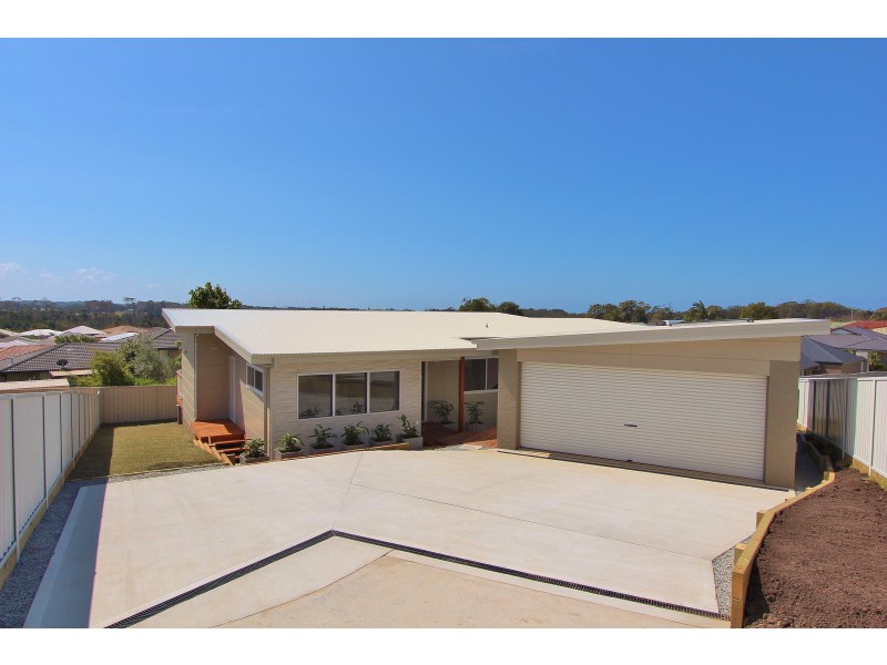 14 St Lucia Place, Bonny Hills NSW 2445