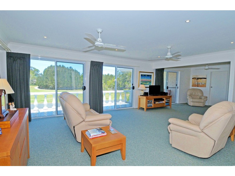 16 McLennan Street, Laurieton NSW 2443
