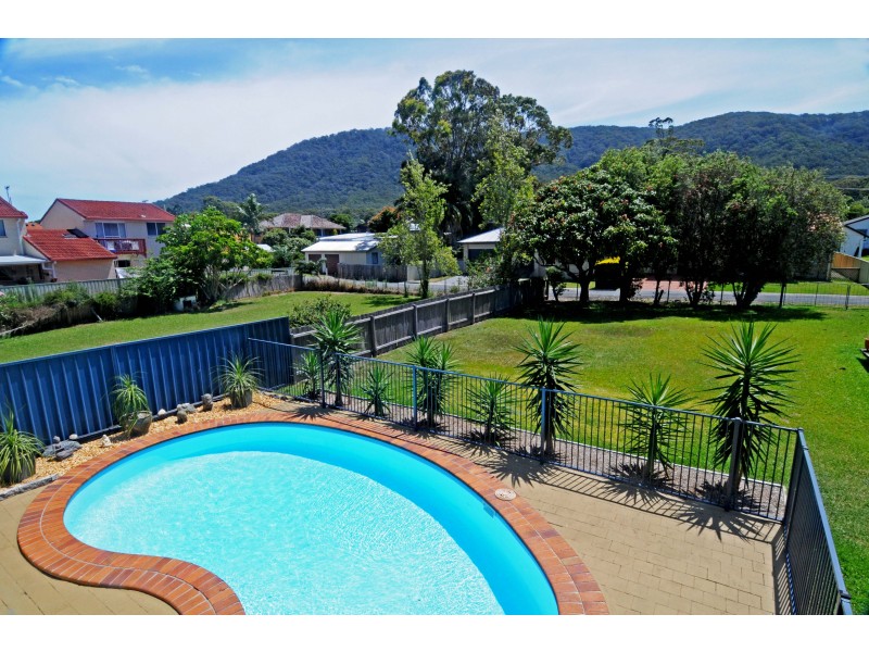 16 McLennan Street, Laurieton NSW 2443
