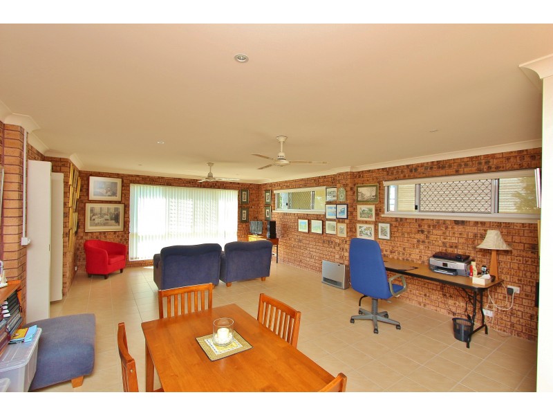 16 McLennan Street, Laurieton NSW 2443